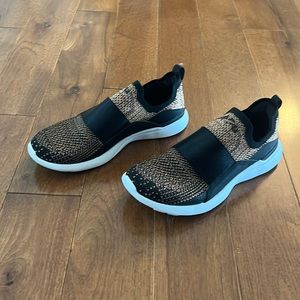 APL women’s sneaker